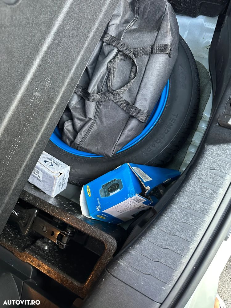 SsangYong Tivoli - 25