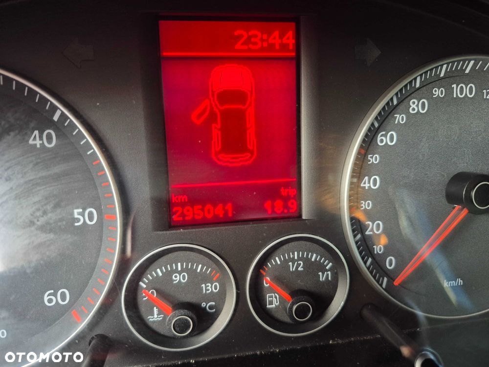Volkswagen Touran 2006 photo 5