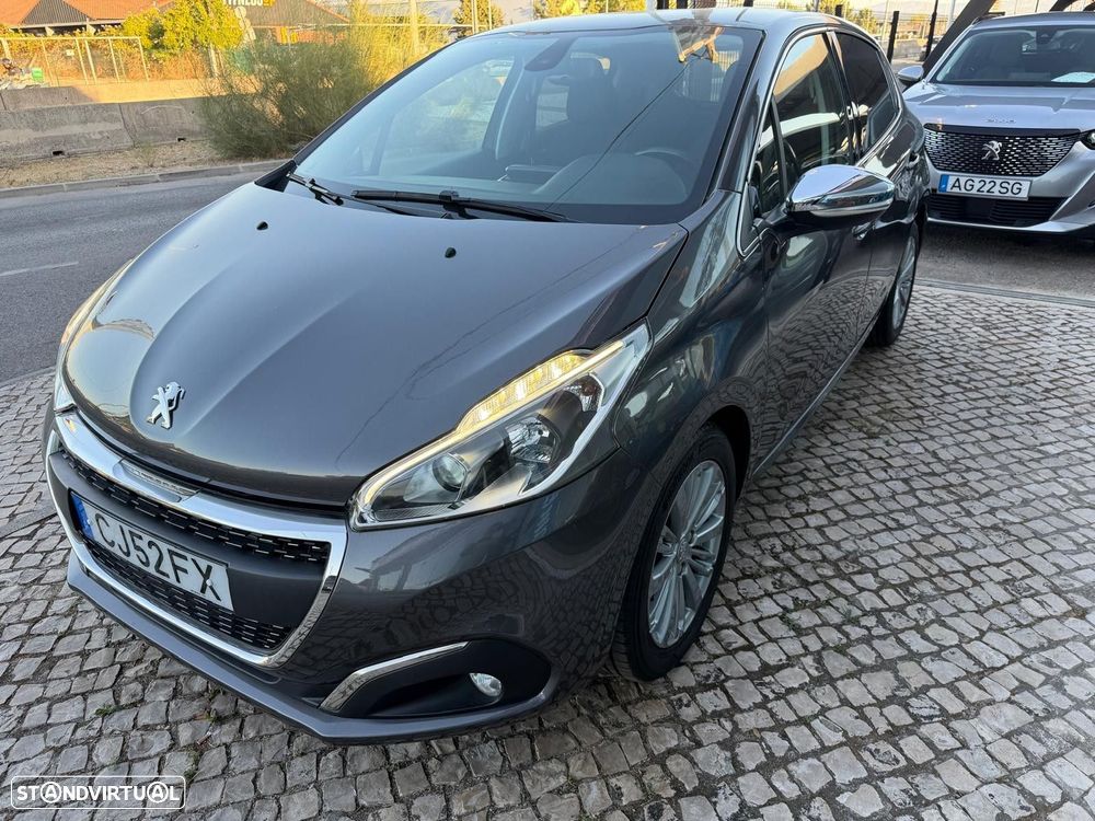 Peugeot 208 1.2 PureTech Style EAT6 - 2