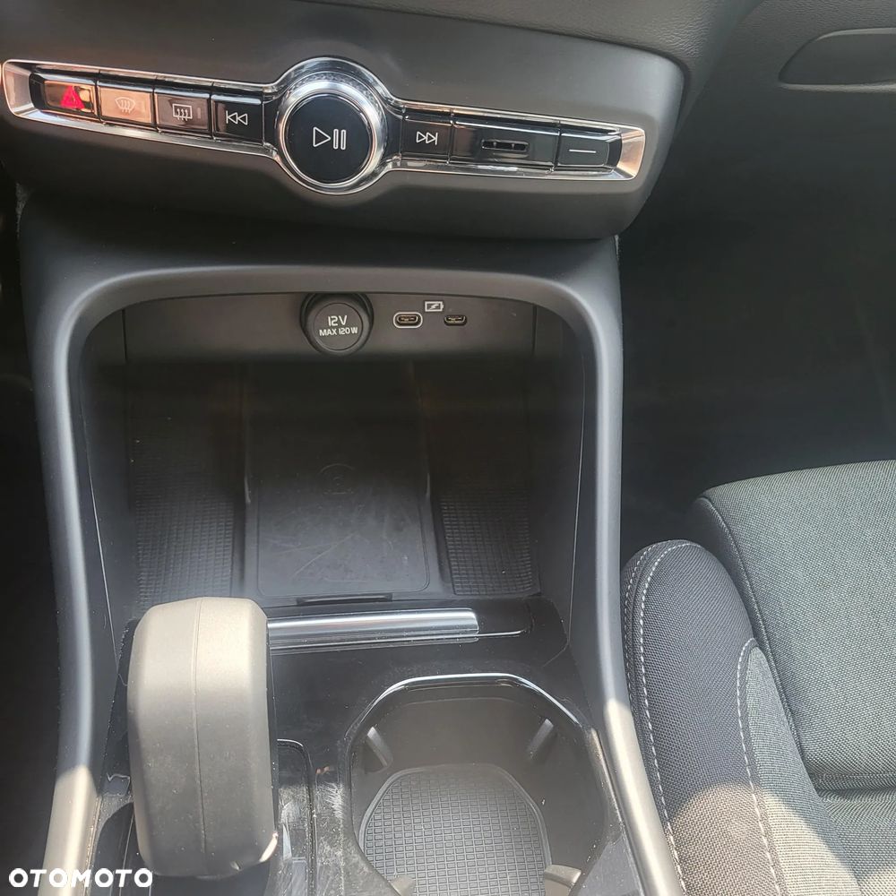 Volvo XC 40 B3 Plus Dark - 10