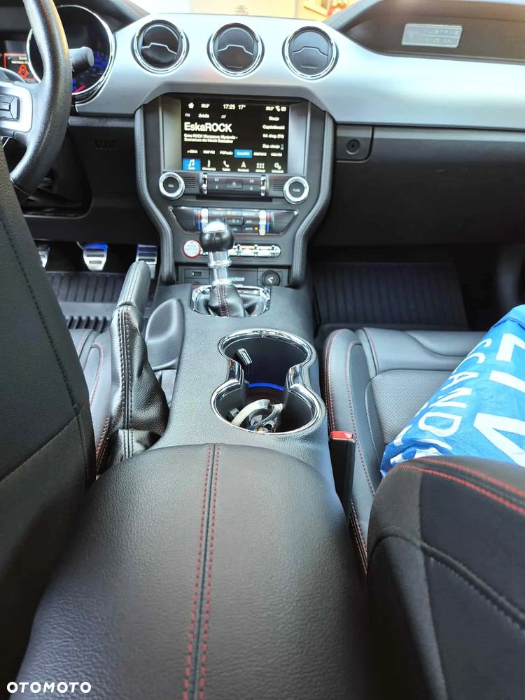 Ford Mustang 5.0 V8 GT - 8