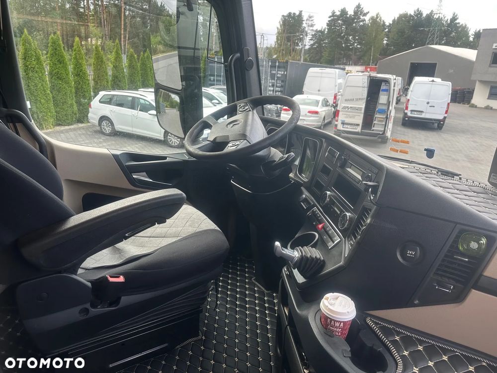 Mercedes-Benz ACTROS - 3