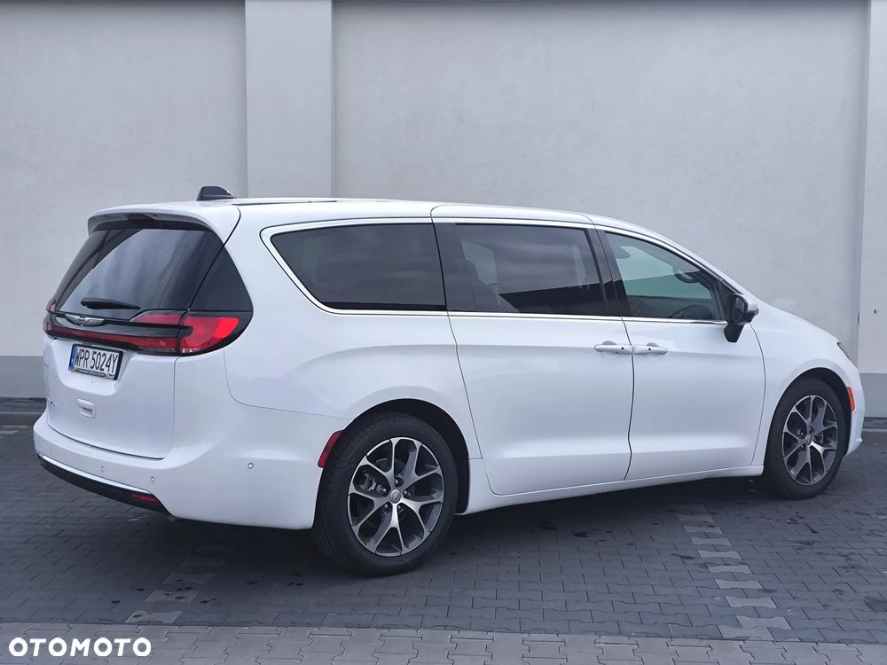 Chrysler Pacifica - 3