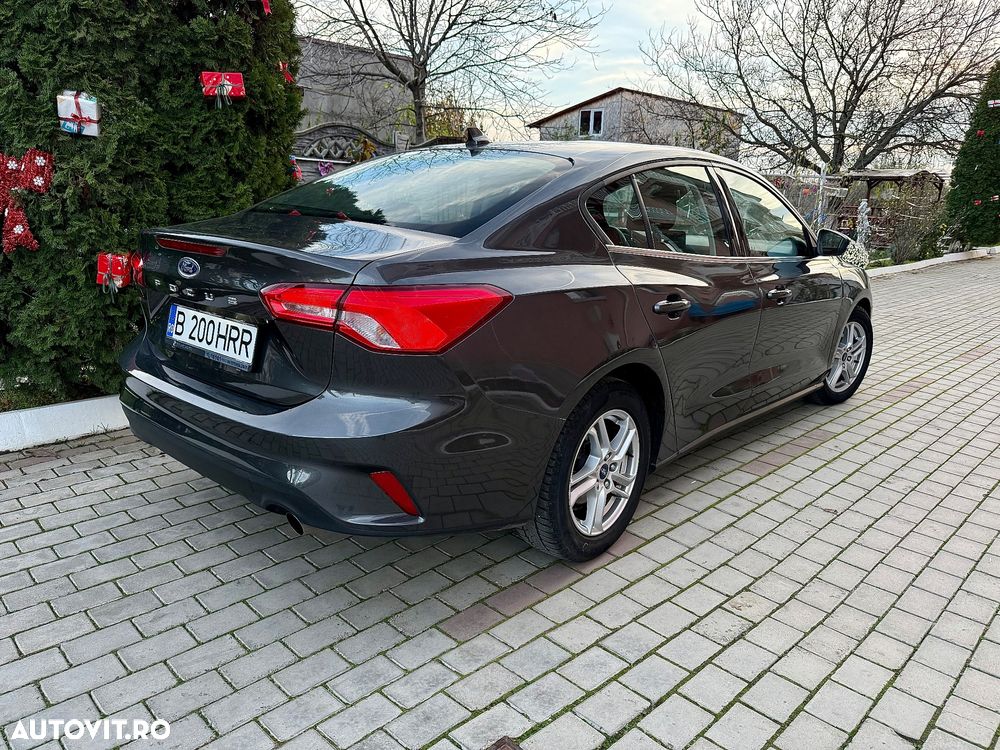 Ford Focus 1.0 EcoBoost Titanium - 4