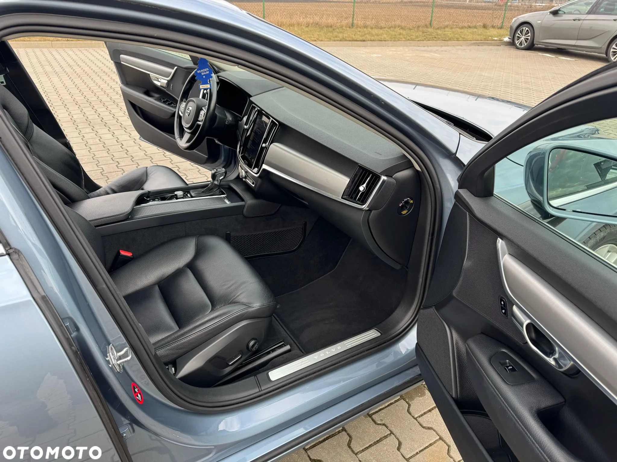 Volvo V90 D4 SCR Momentum - 14