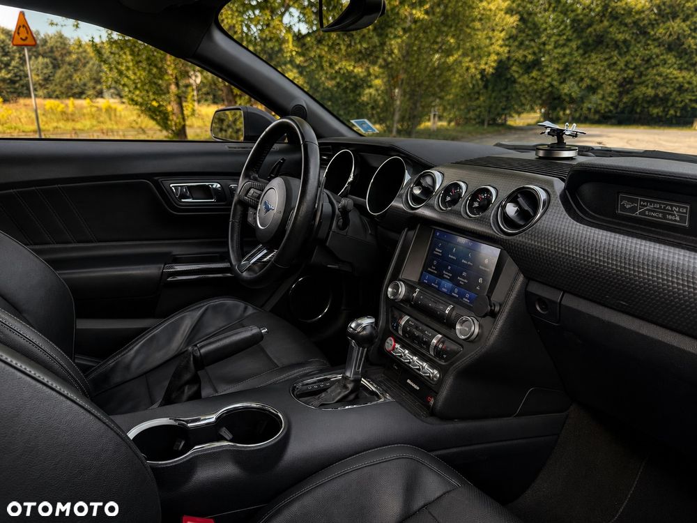Ford Mustang - 22