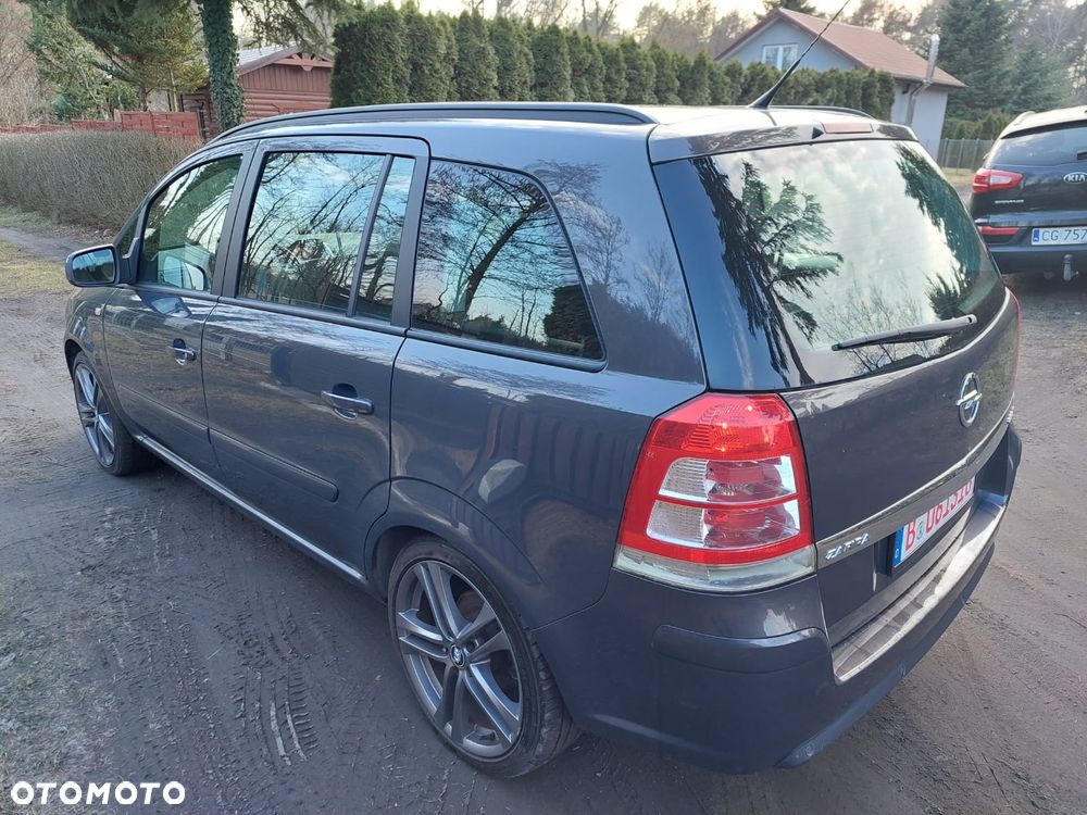 Opel Zafira - 4