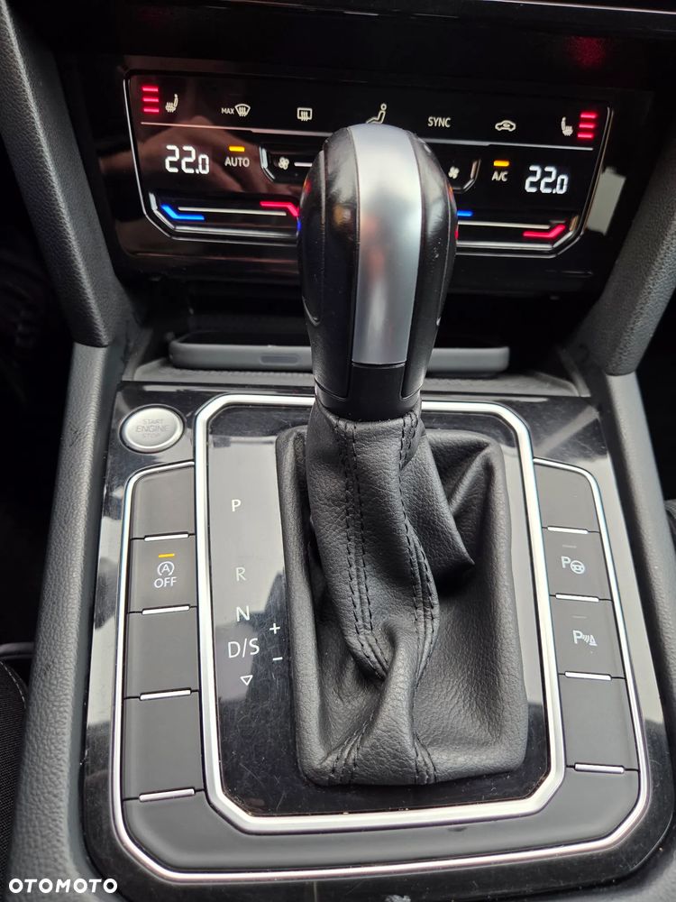 Volkswagen Passat - 32