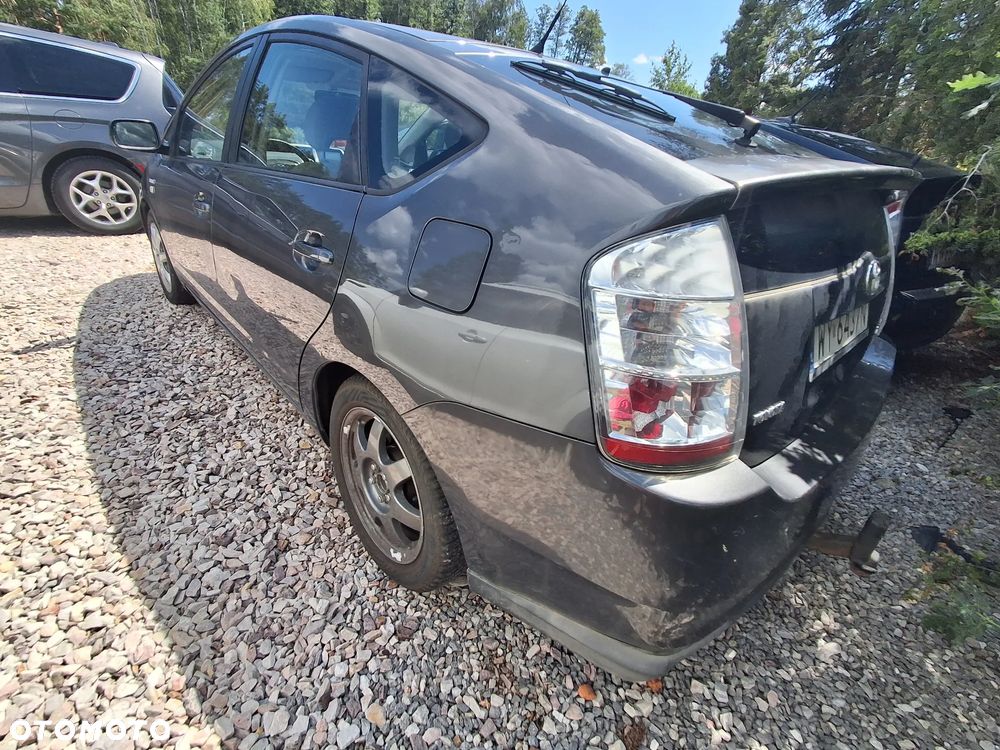 Toyota Prius 1.5 VVT-i Prestige - 4