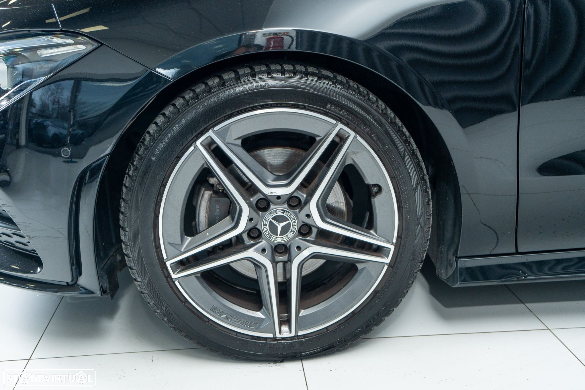 Mercedes-Benz CLA 180 Shooting Brake 7G-DCT AMG Line - 33