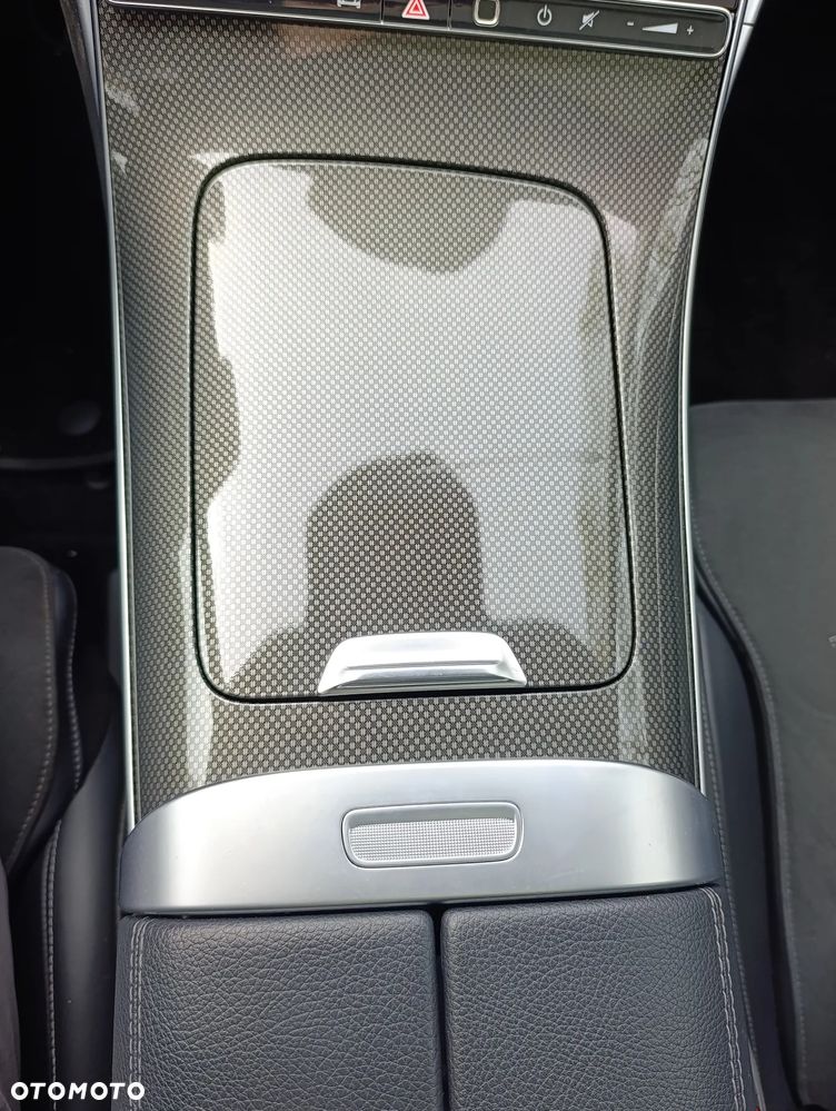 Mercedes-Benz Klasa C 300 d mHEV AMG - 29