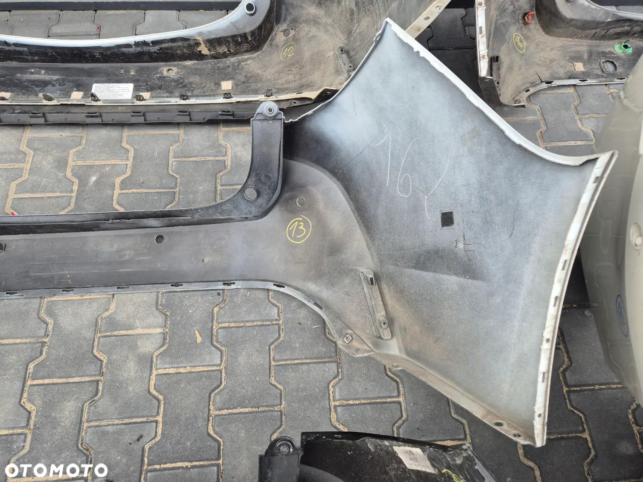 TOYOTA COROLLA E21 KOMBI ZDERZAK TYLNY (dostępne 7 zderzaki) - 26