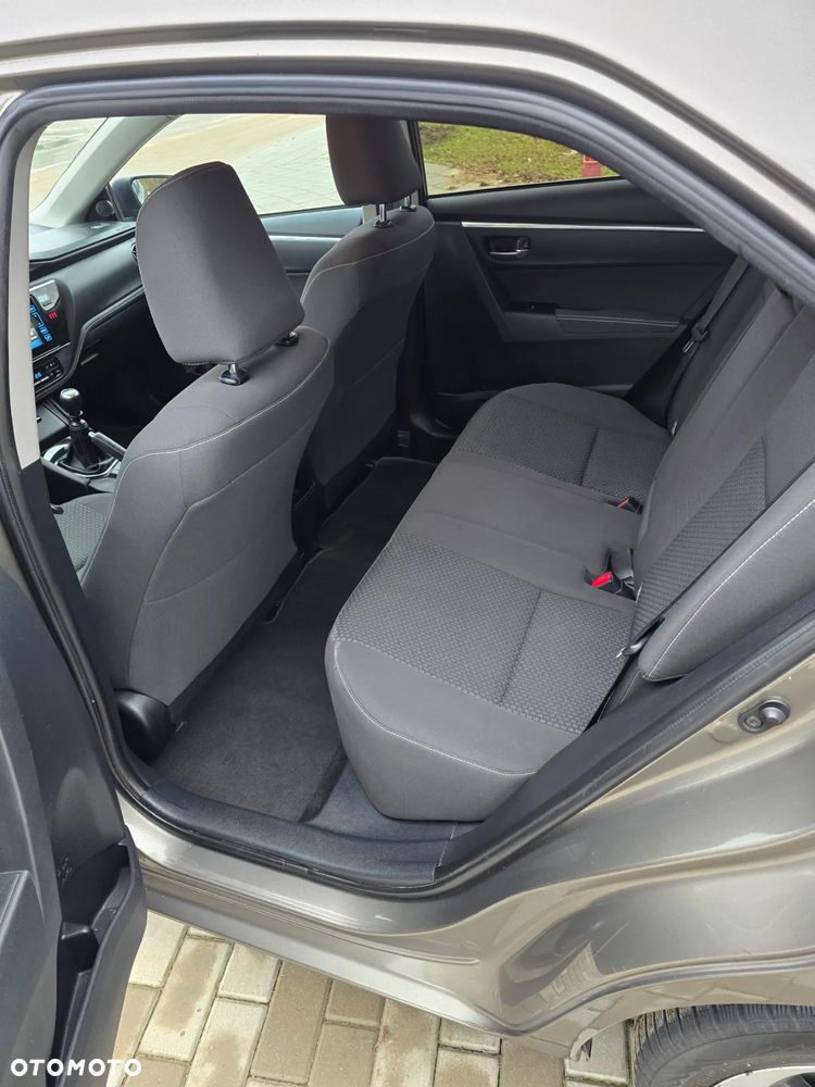 Toyota Corolla 1.6 Comfort - 33