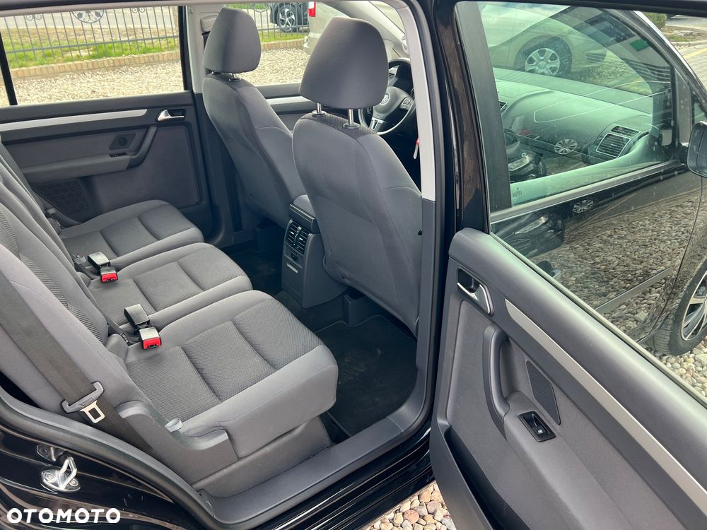 Volkswagen Touran 1.6 TDI DPF BlueMot Comfortline - 24