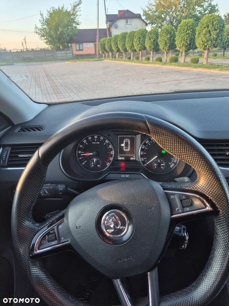Skoda Octavia 1.6 TDI Ambition DSG - 6