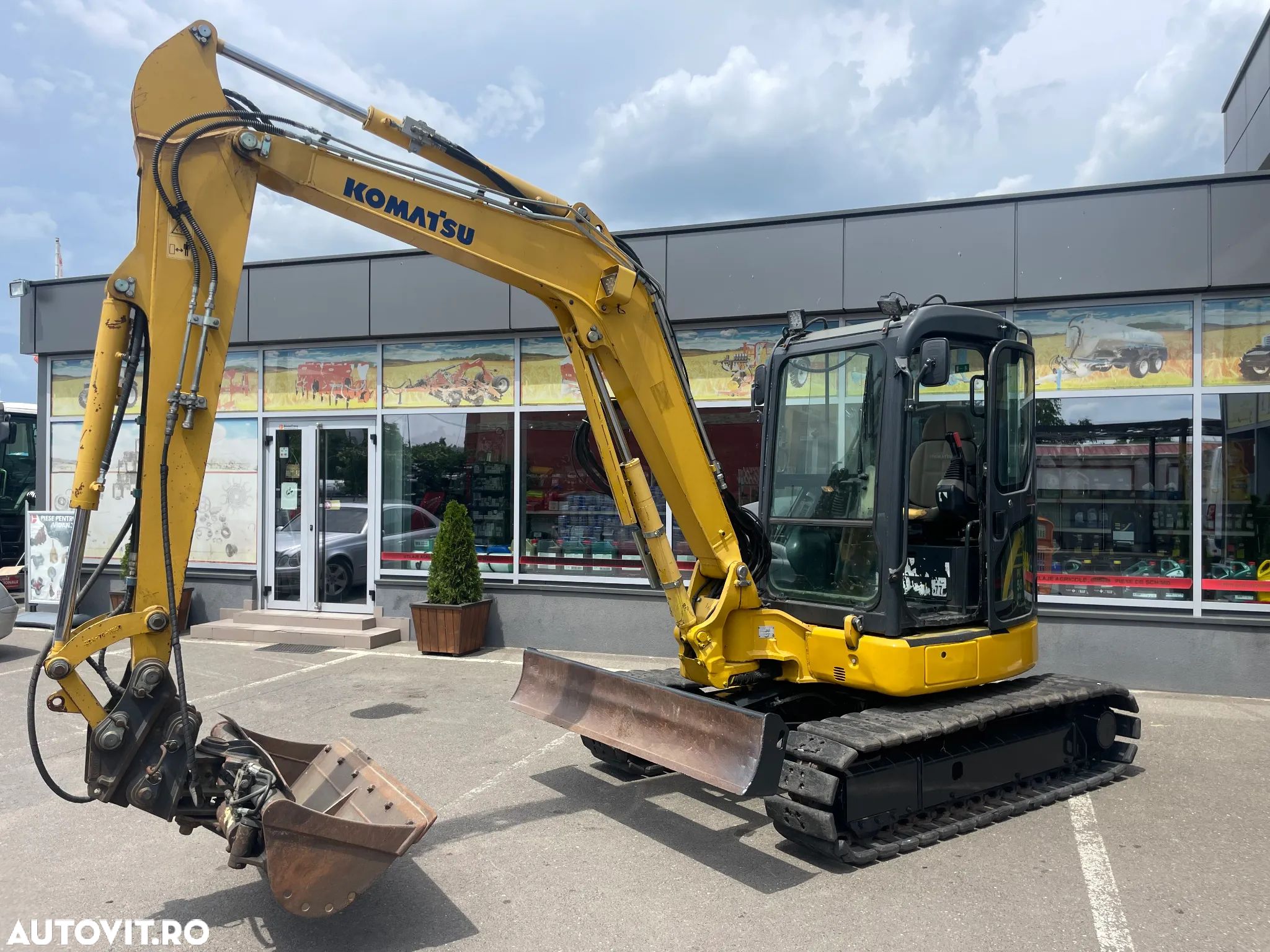 Komatsu PC55MR-3 - 1