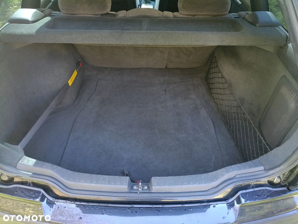Volvo V40 1.8 - 18