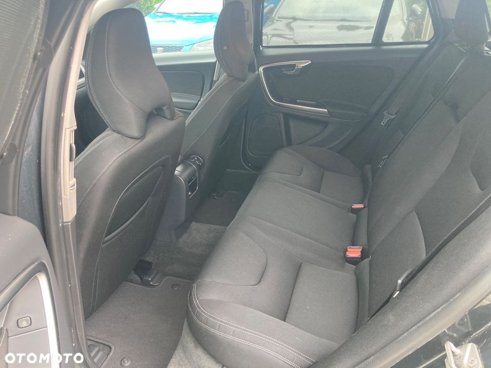Volvo V60 D2 Base - 9