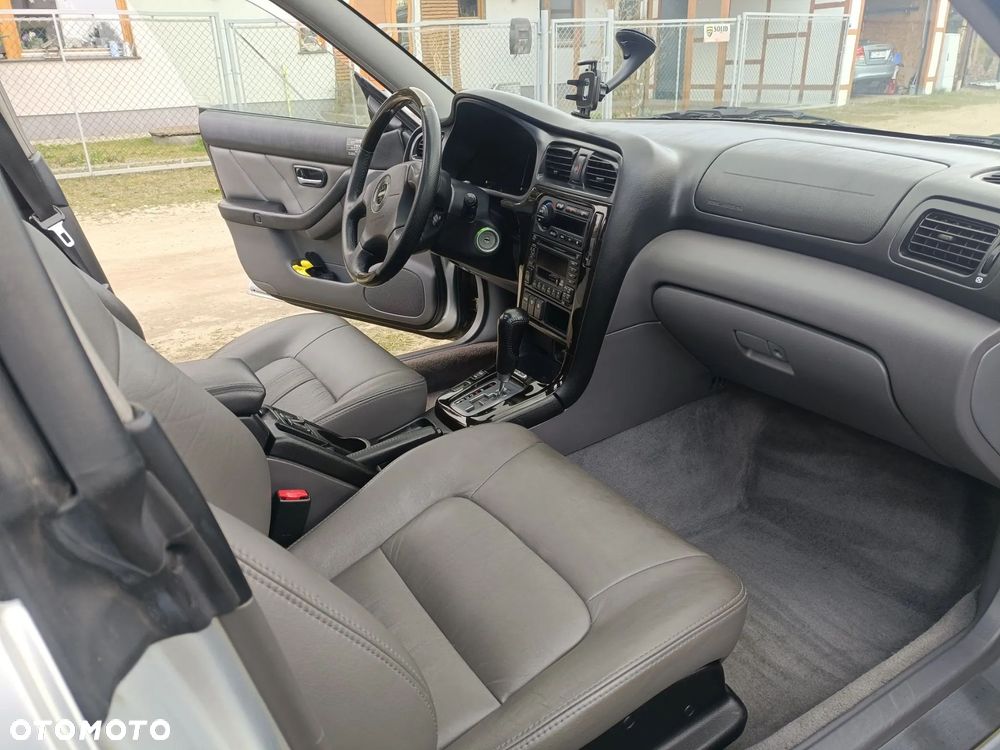 Subaru Outback 3.0 H6 - 11