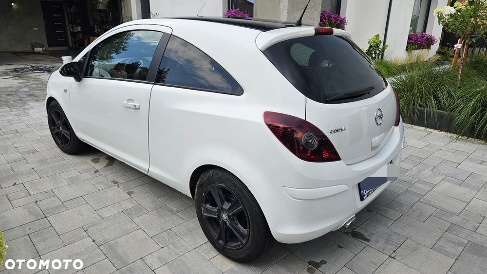 Opel Corsa 1.4 16V Color Edition - 4