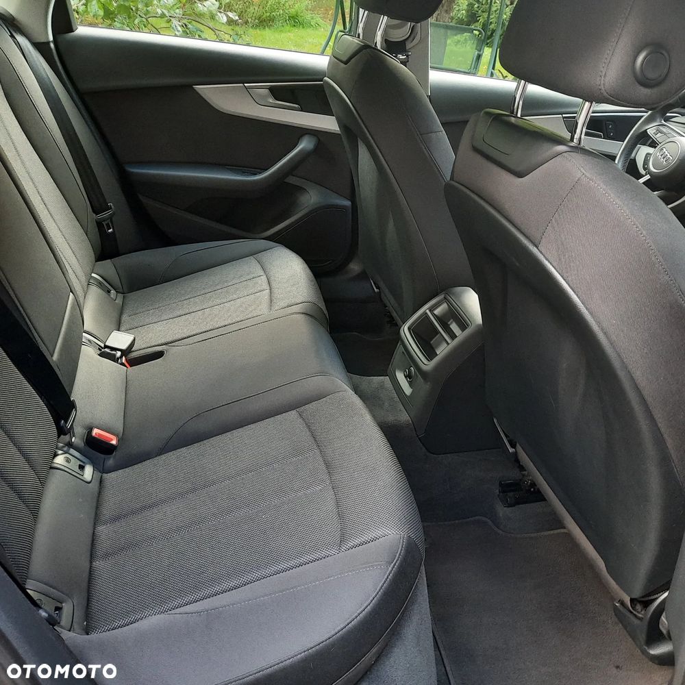 Audi A4 Limousine 35 TFSI mHEV Advanced S tronic - 7