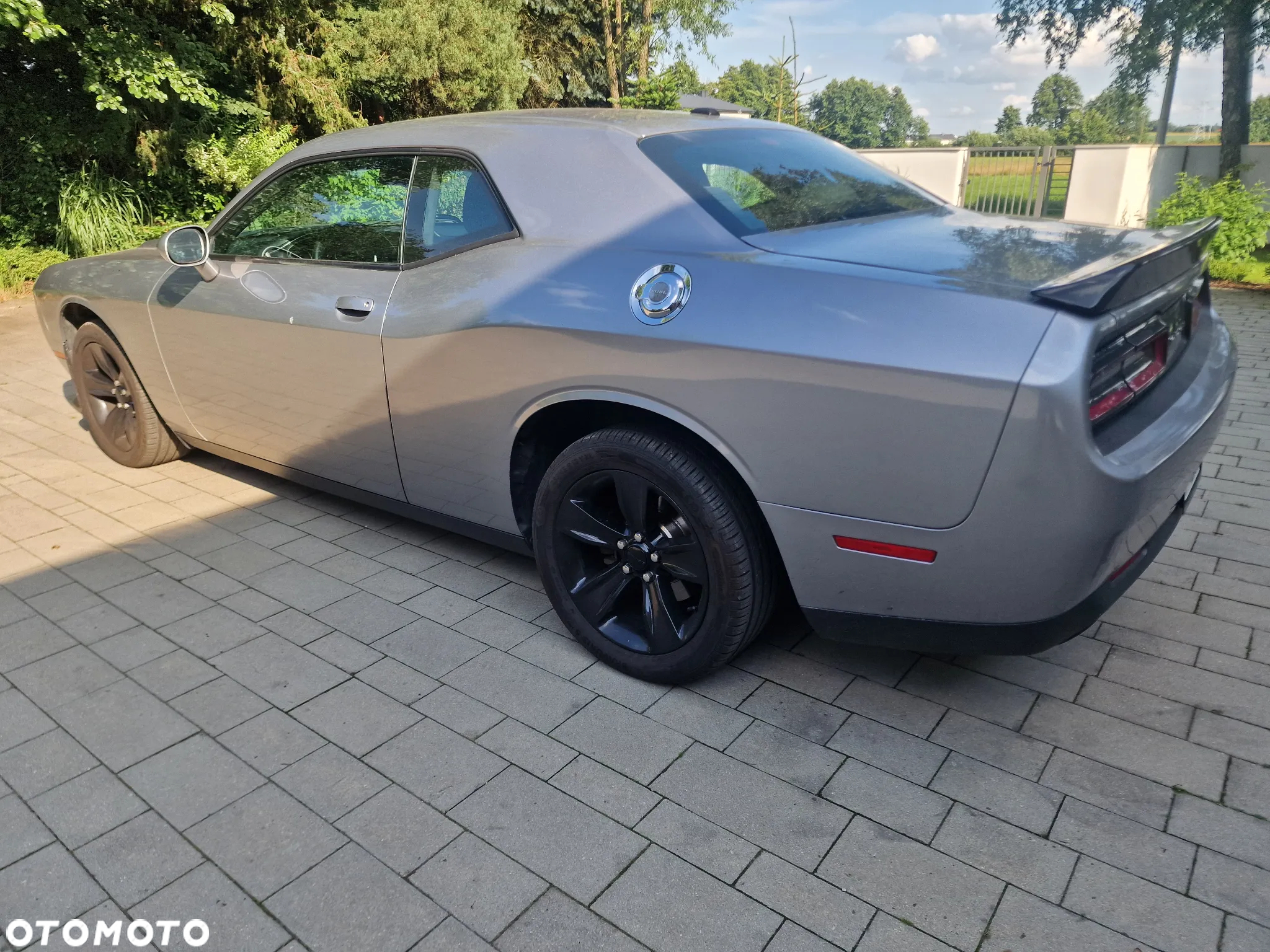 Dodge Challenger - 8