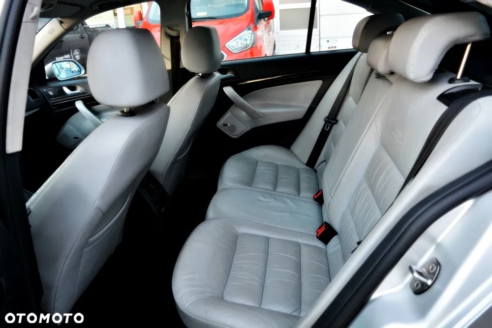 Skoda Octavia 2.0 TDI DPF DSG Laurin & Klement - 23