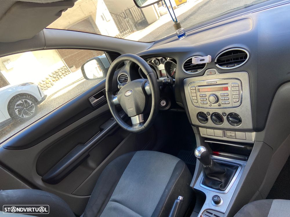Ford Focus SW — photo 3