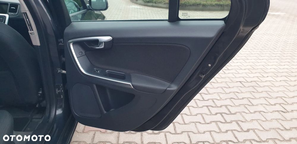 Volvo S60 D4 Edition - 16