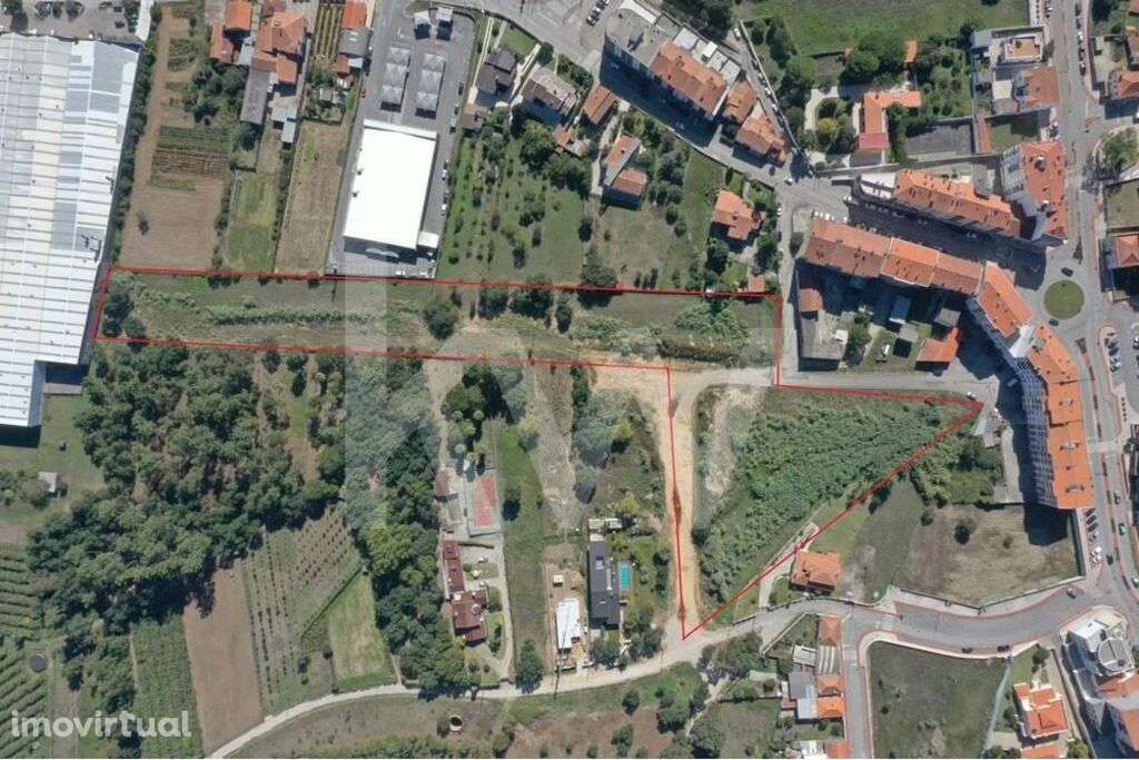 Loteamento de 20.640 m2 para construção de 27 moradias no centro de Ol - Grande imagem: 2/8