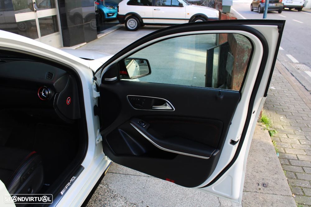 Mercedes-Benz A 45 AMG 4Matic Speedshift 7G-DCT - 28