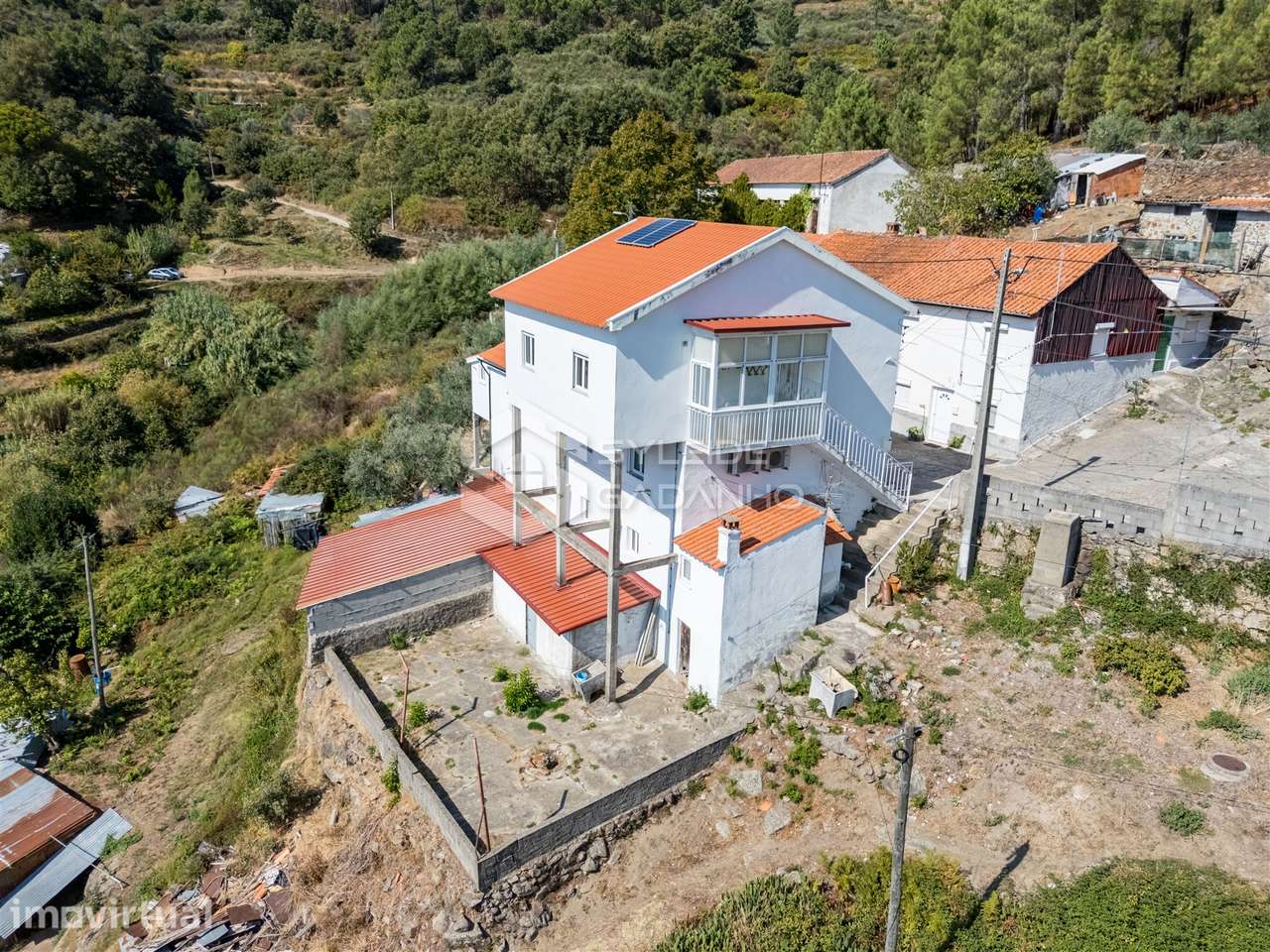 Prédio T4 Venda em Tortosendo,Covilhã - Grande imagem: 4/52