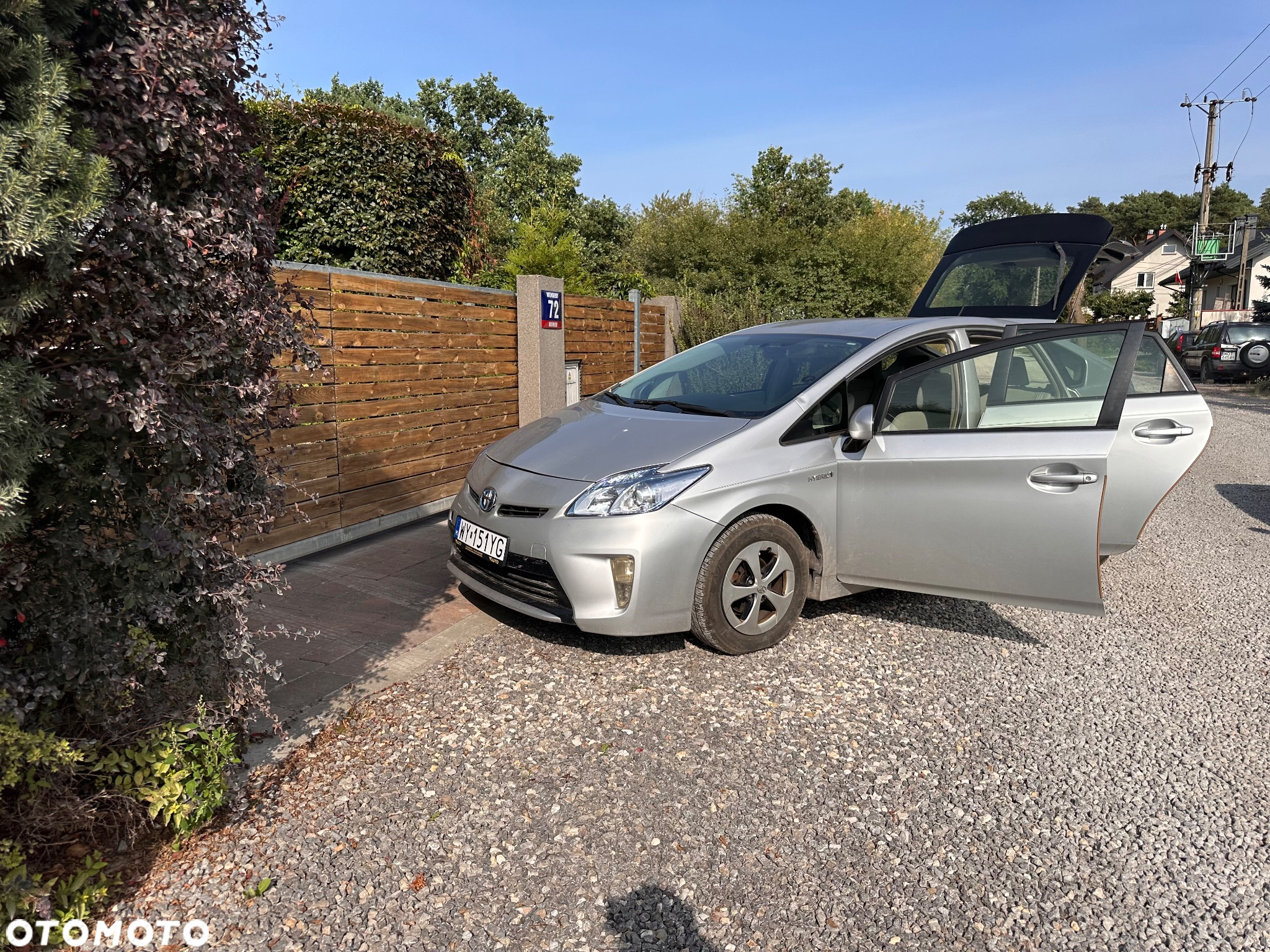 Toyota Prius (Hybrid) - 13