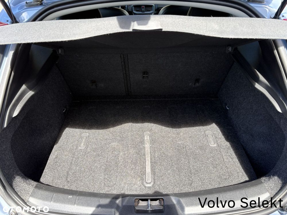 Volvo V40 - 23
