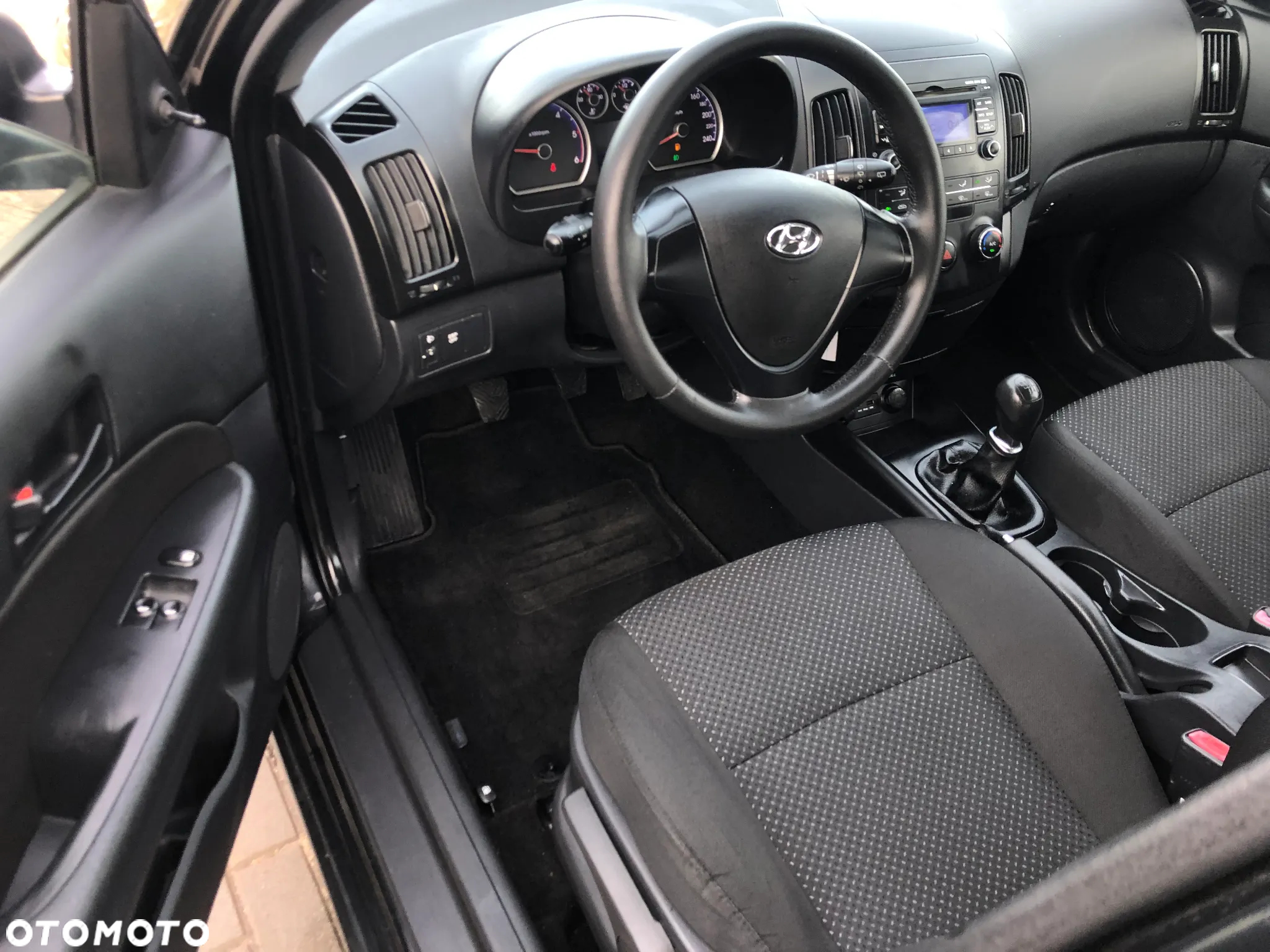 Hyundai i30 1.6 CRDi Classic + - 6