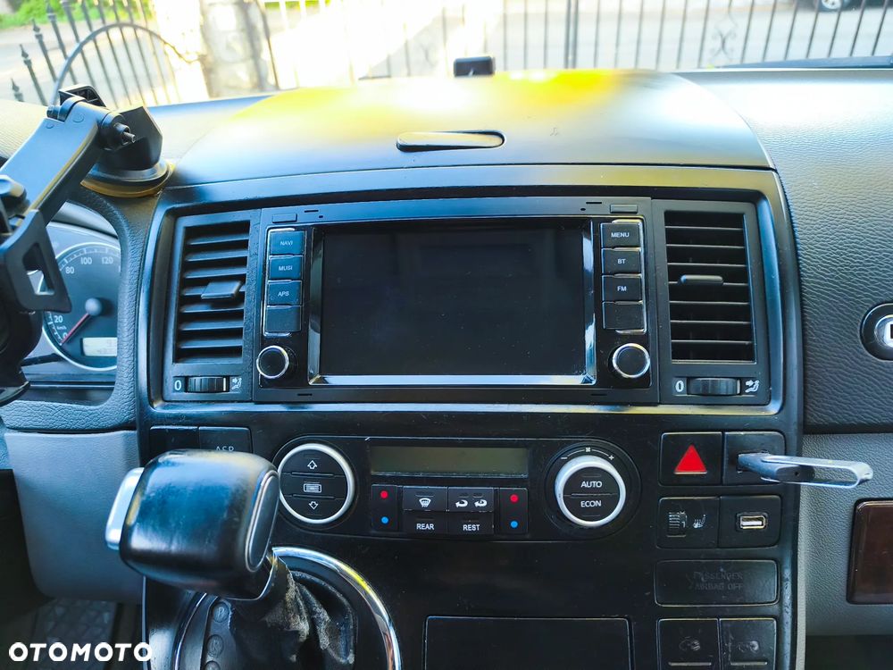 Volkswagen Multivan - 19