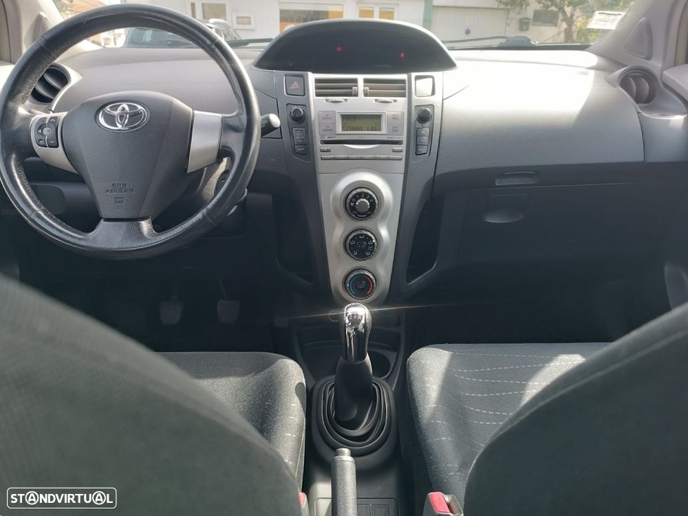 Toyota Yaris 1.0 VVT-i AC - 18