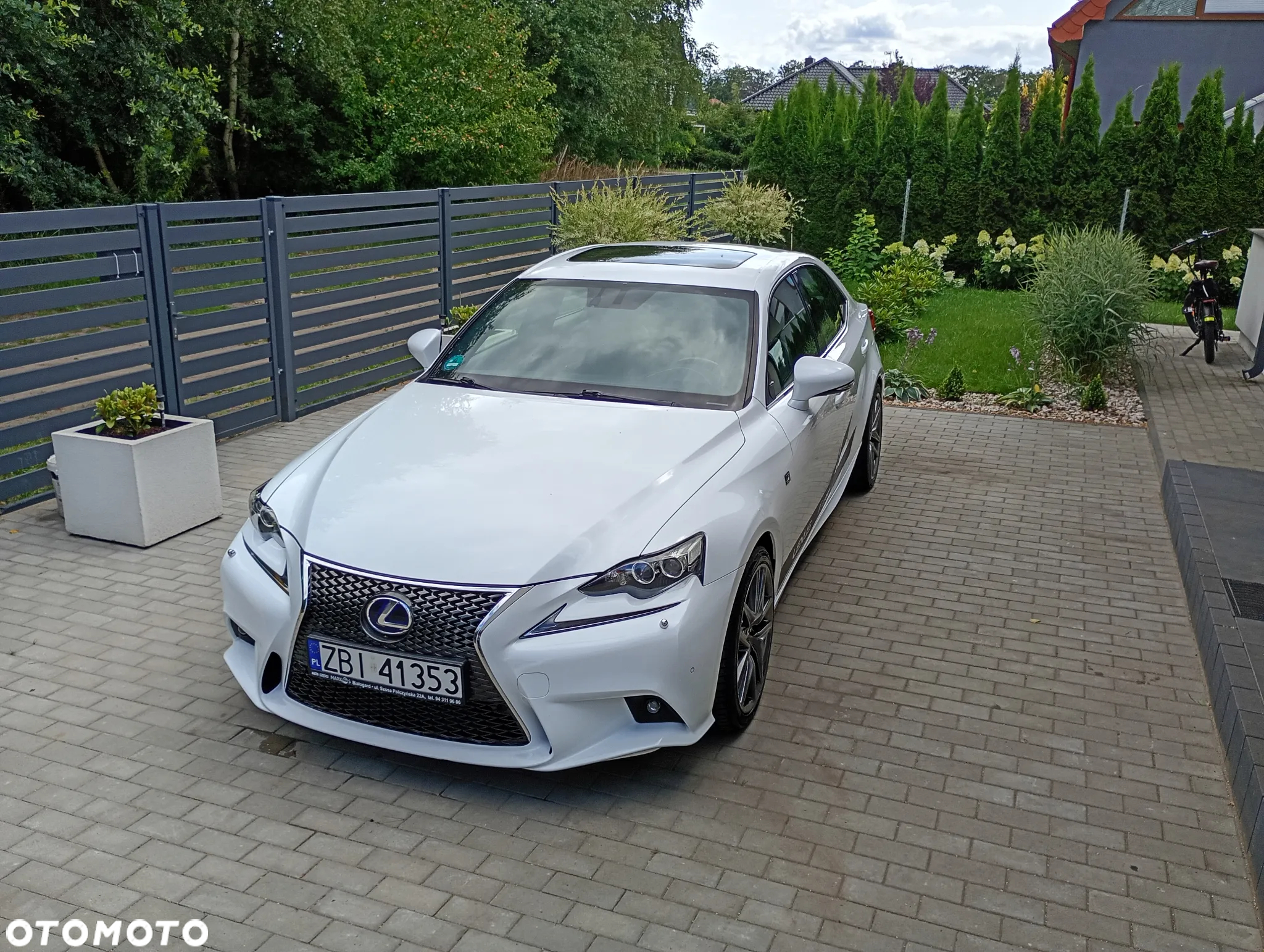 Lexus IS 300h F Sport - 3