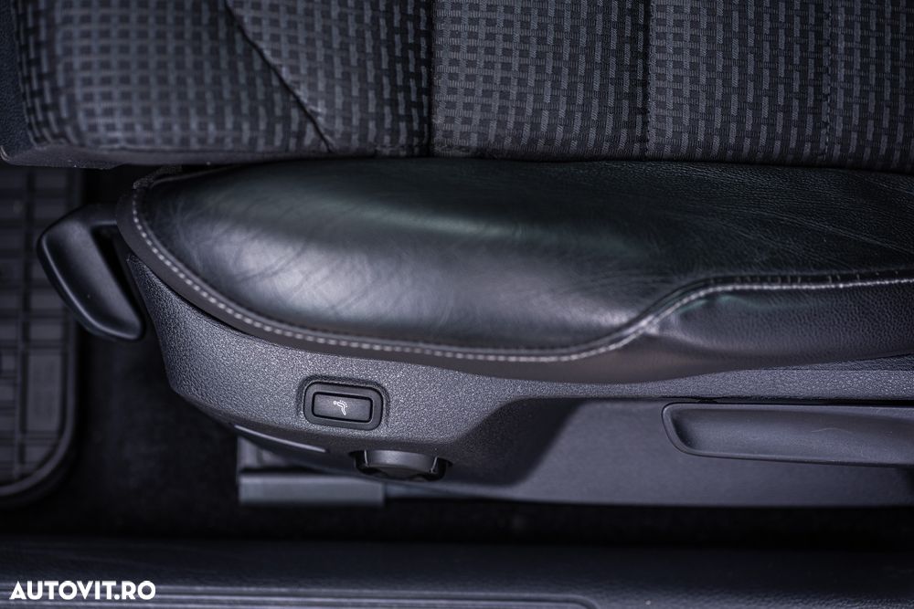 Volkswagen Golf 1.6 TDI BlueMotion Technology DSG Lounge - 11