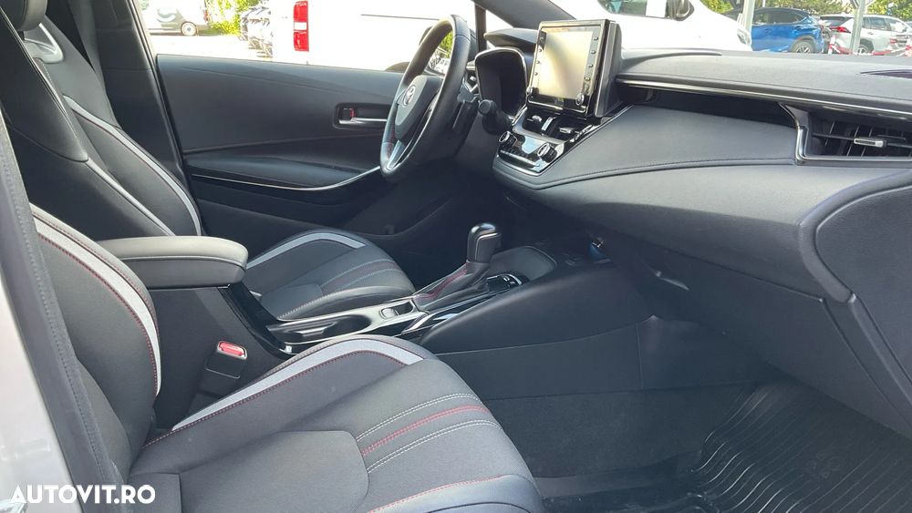 Toyota Corolla 2.0 HSD Exclusive Plus GR Sport Bi-Tone - 37