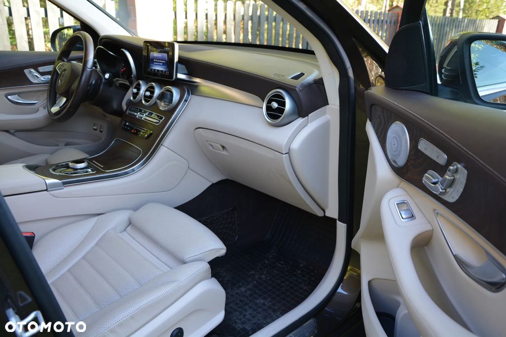 Mercedes-Benz GLC - 13