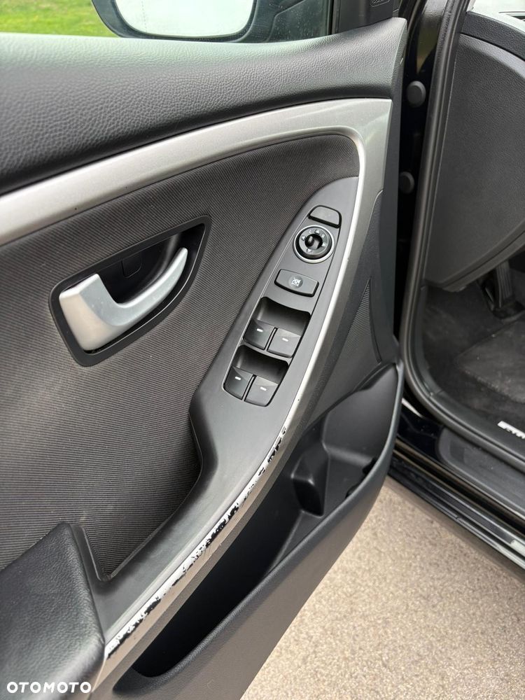 Hyundai i30 1.6 CRDi Fifa World Cup Edition - 19
