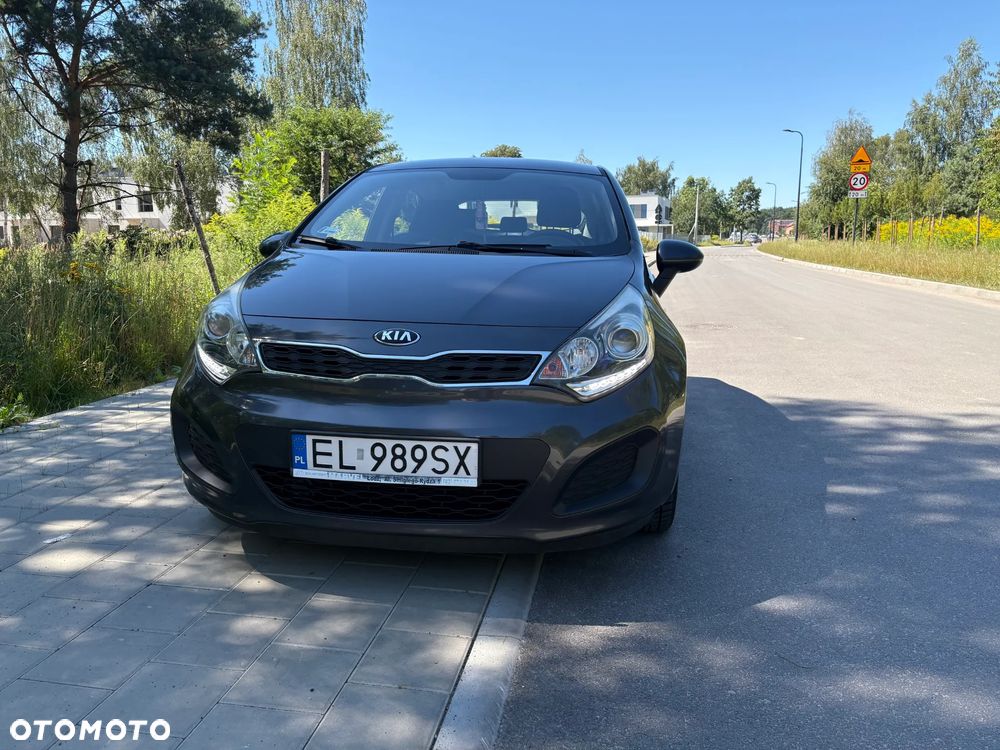 Kia Rio 1.4 L - 11