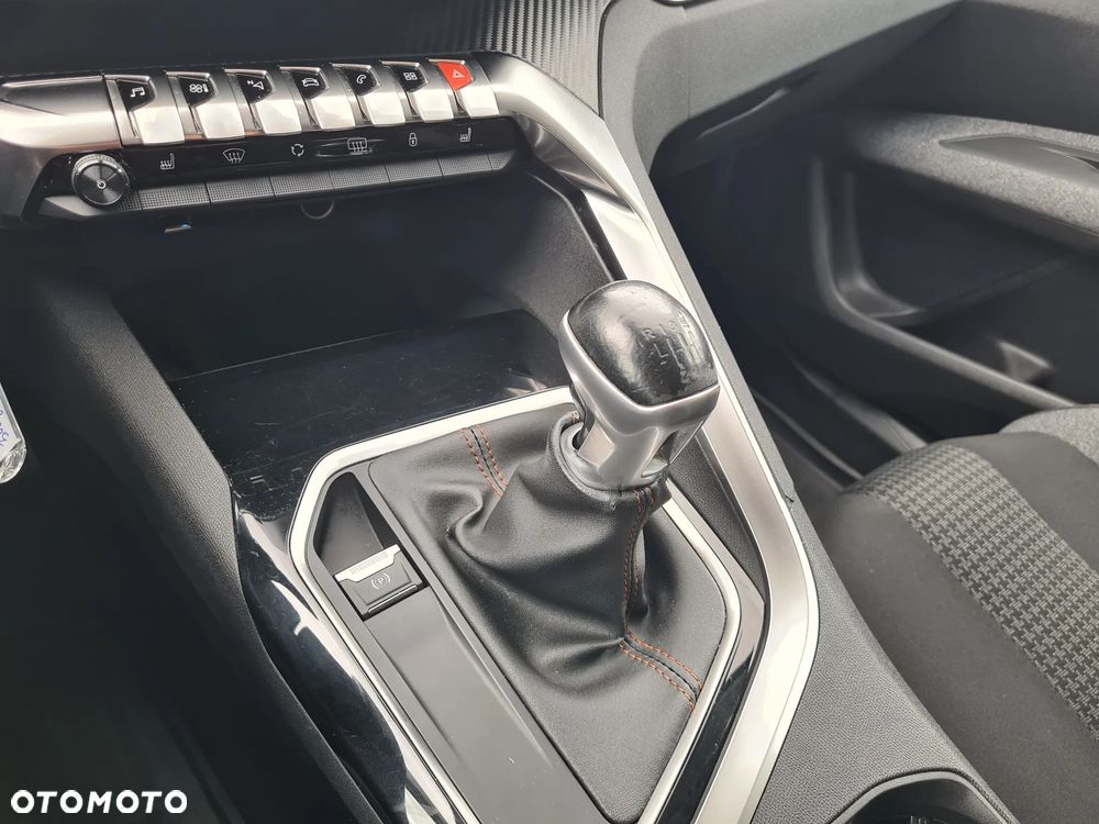 Peugeot 3008 1.5 BlueHDi Active S&S - 22