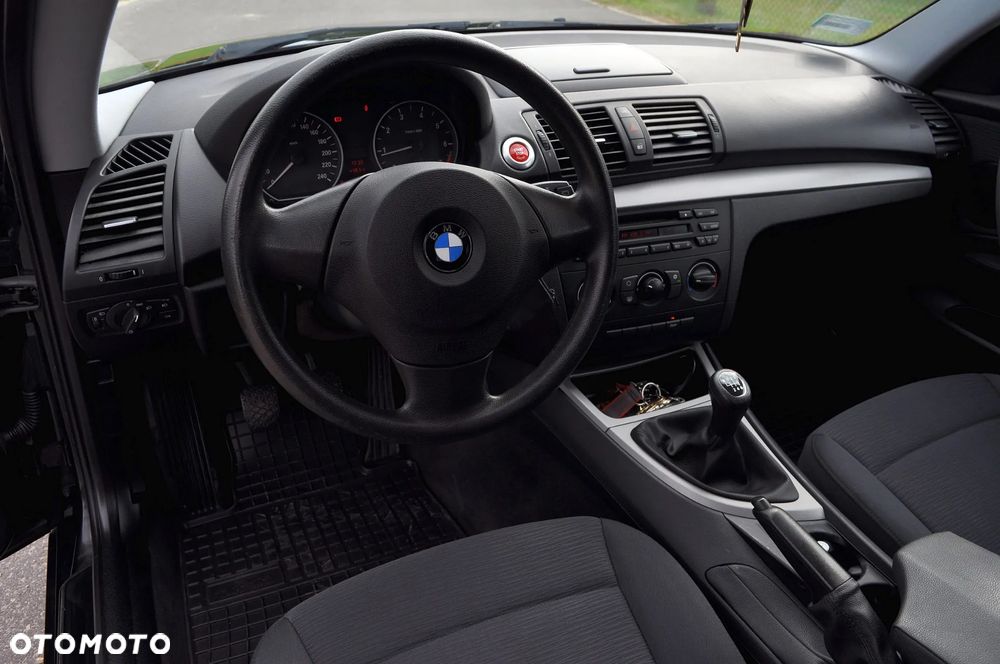 BMW Seria 1 116i - 11