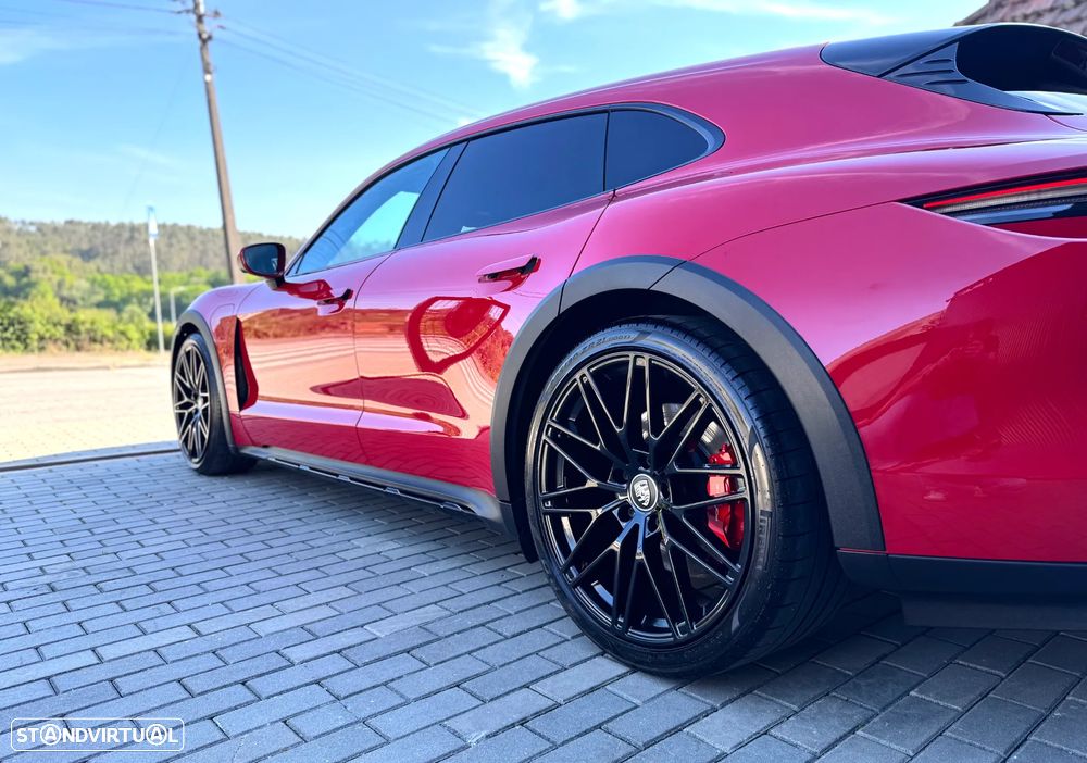 Porsche Taycan Cross Turismo 4 - 7