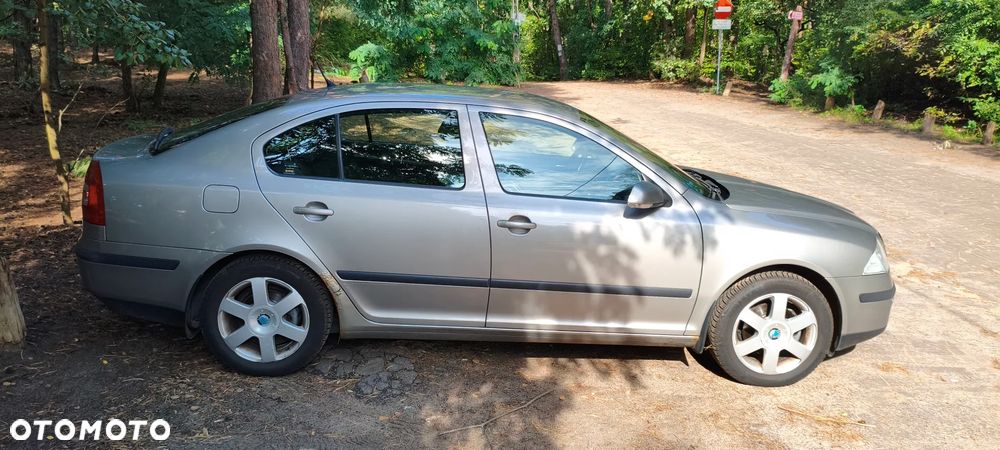 Skoda Octavia 1.6 FSI Elegance - 4