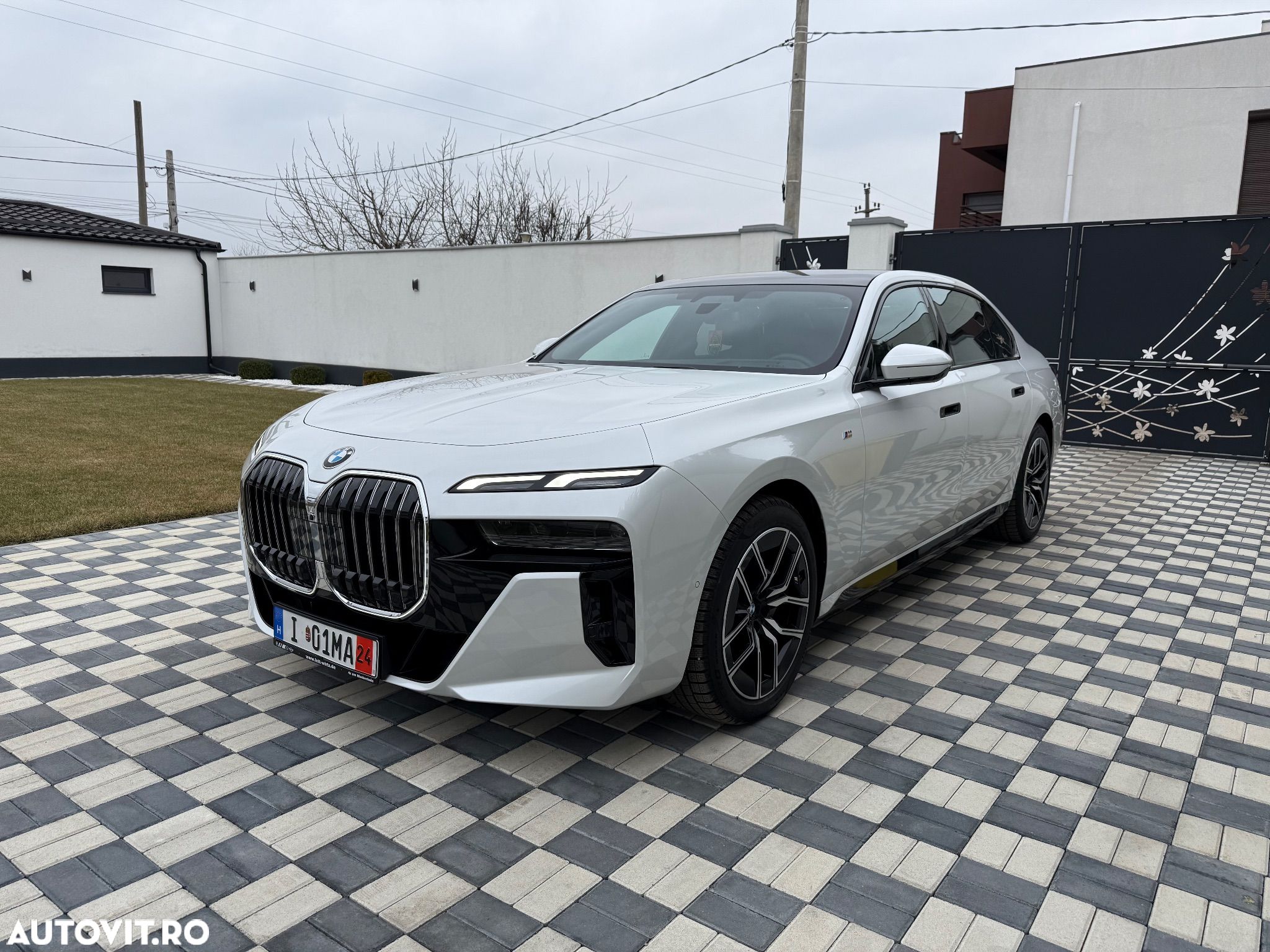 BMW Seria 7 740d xDrive MHEV - 1