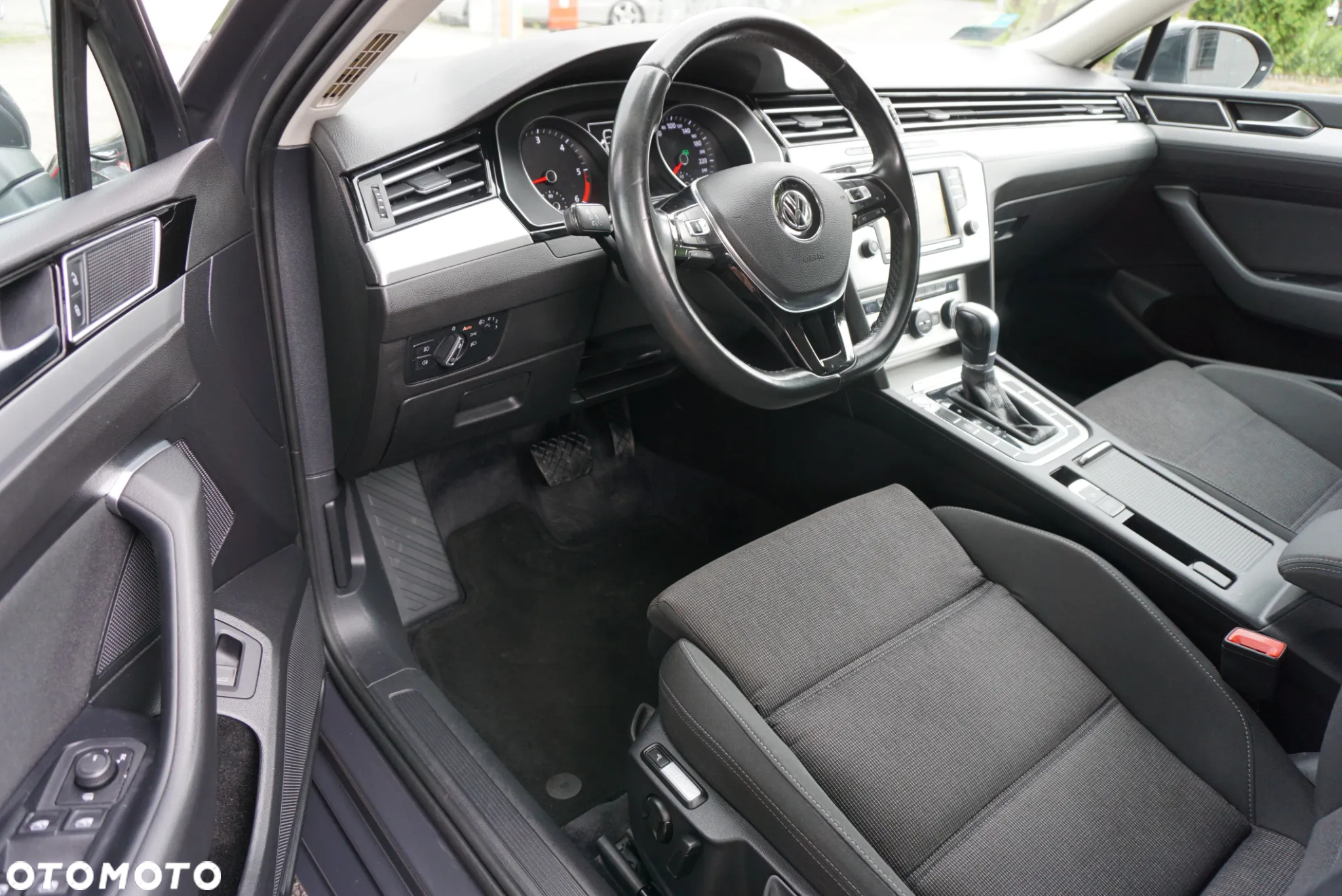 Volkswagen Passat Variant 2.0 TDI SCR DSG Comfortline - 7