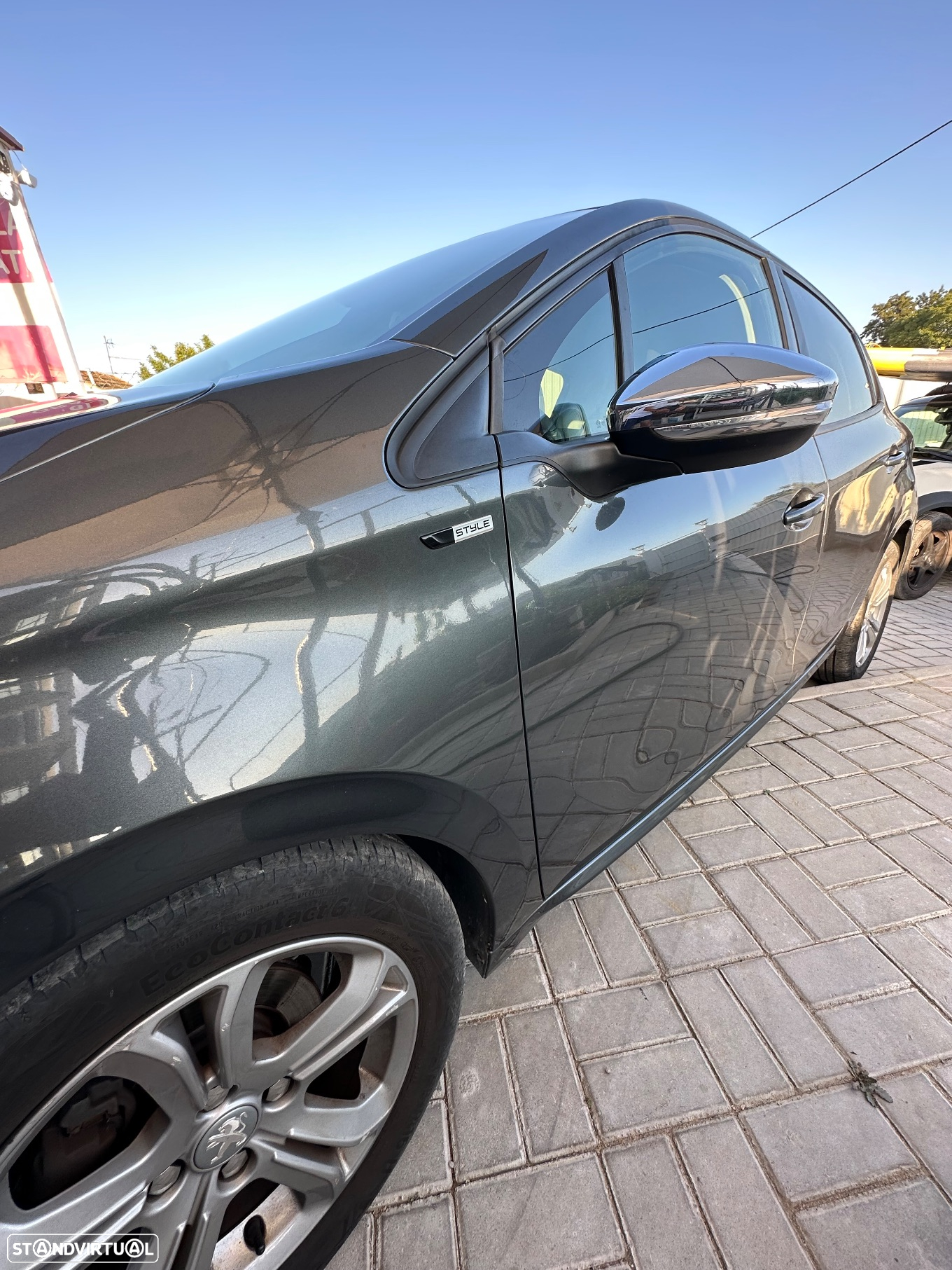 Peugeot 208 1.2 VTi SE Style - 17